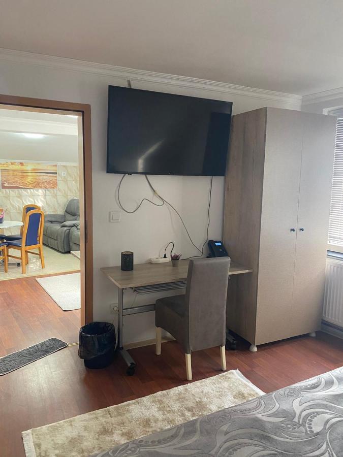 Hotel City Rooms Prishtina Pristina Buitenkant foto