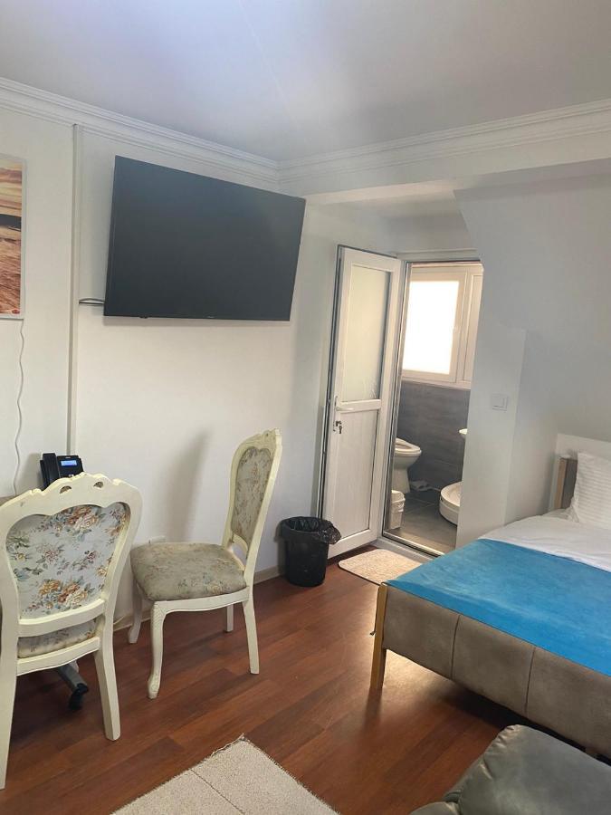 Hotel City Rooms Prishtina Pristina Buitenkant foto