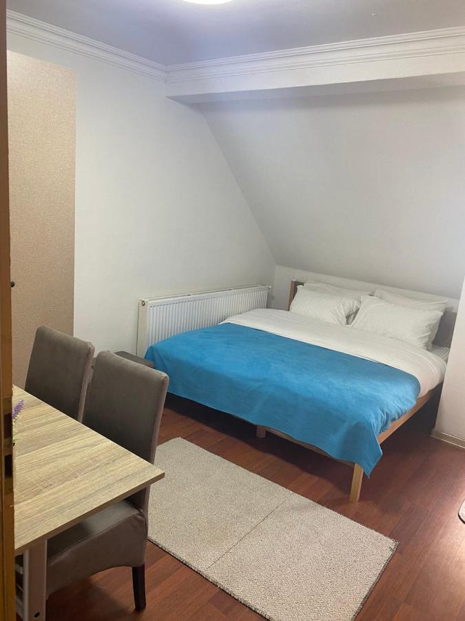 Hotel City Rooms Prishtina Pristina Buitenkant foto